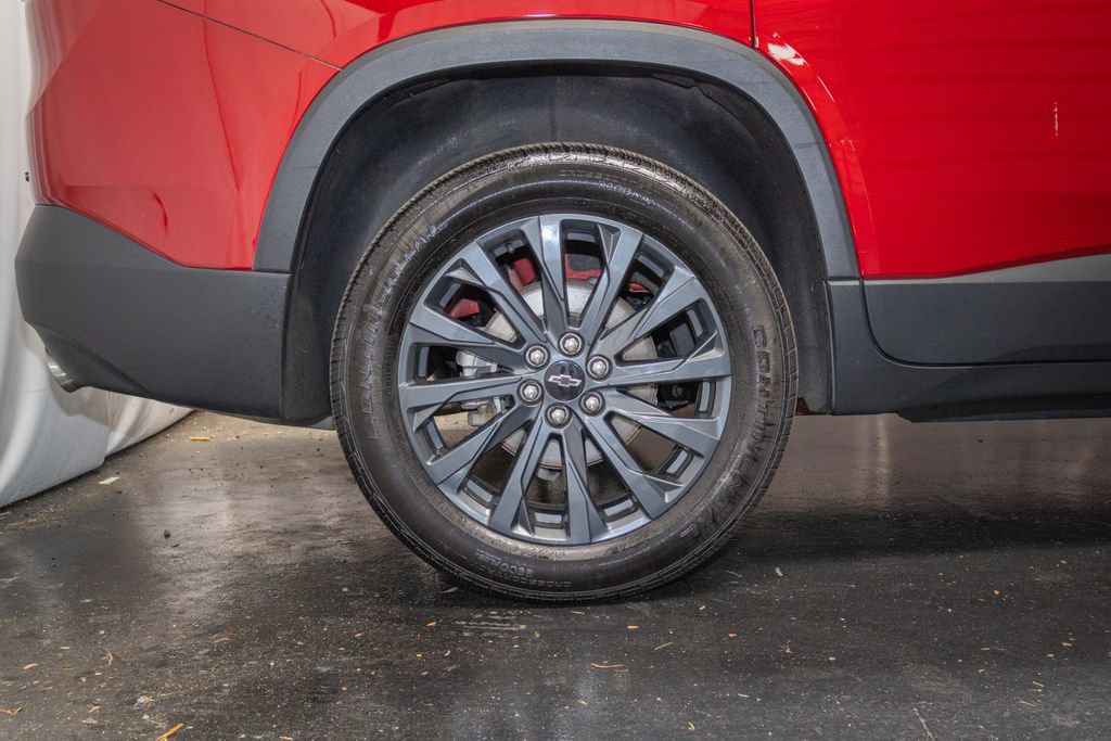 Used 2023 Chevrolet Traverse RS AWD/4WD image 7