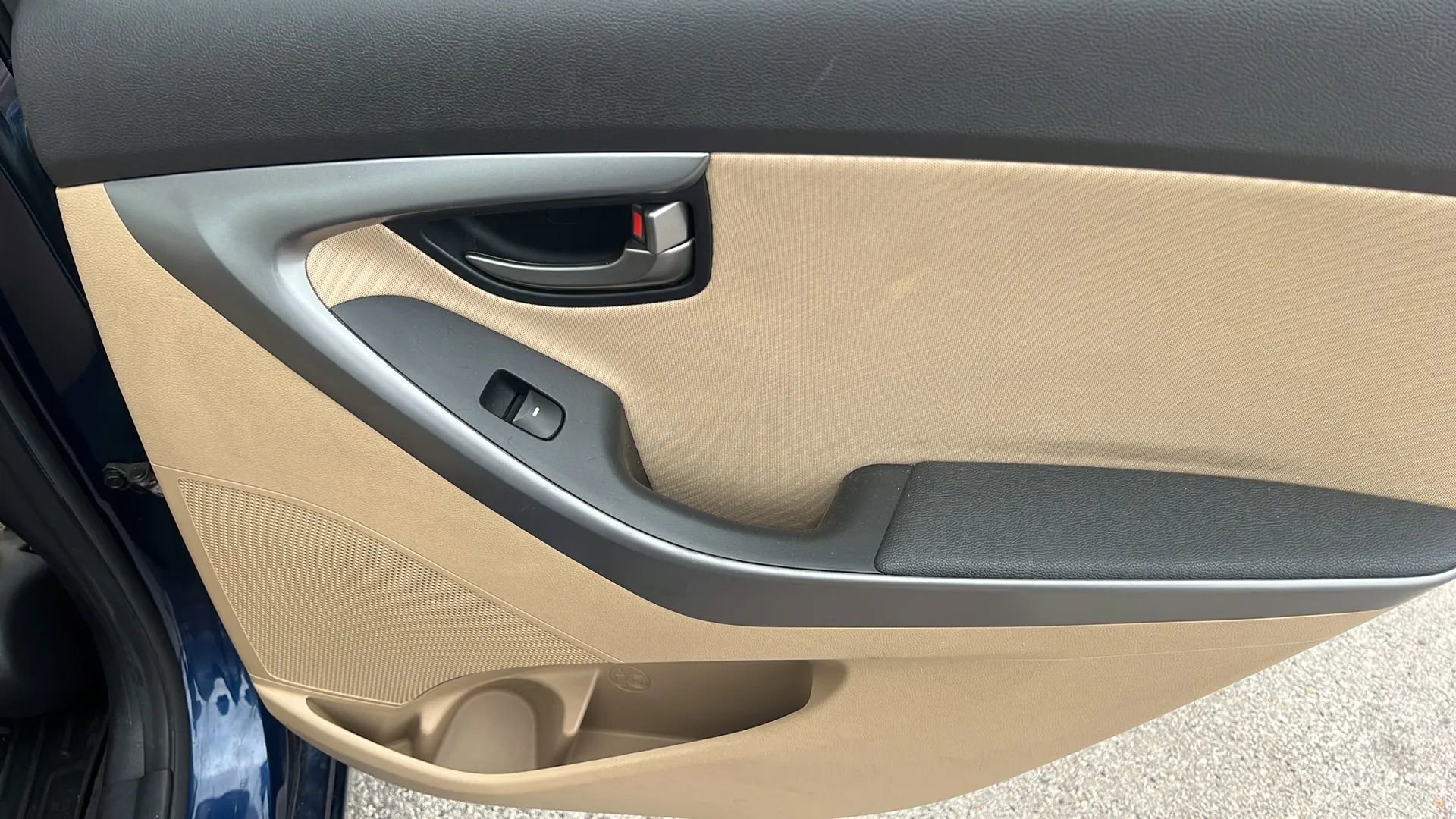Used 2013 Hyundai Elantra GLS w/ Preferred Pkg FWD image 24