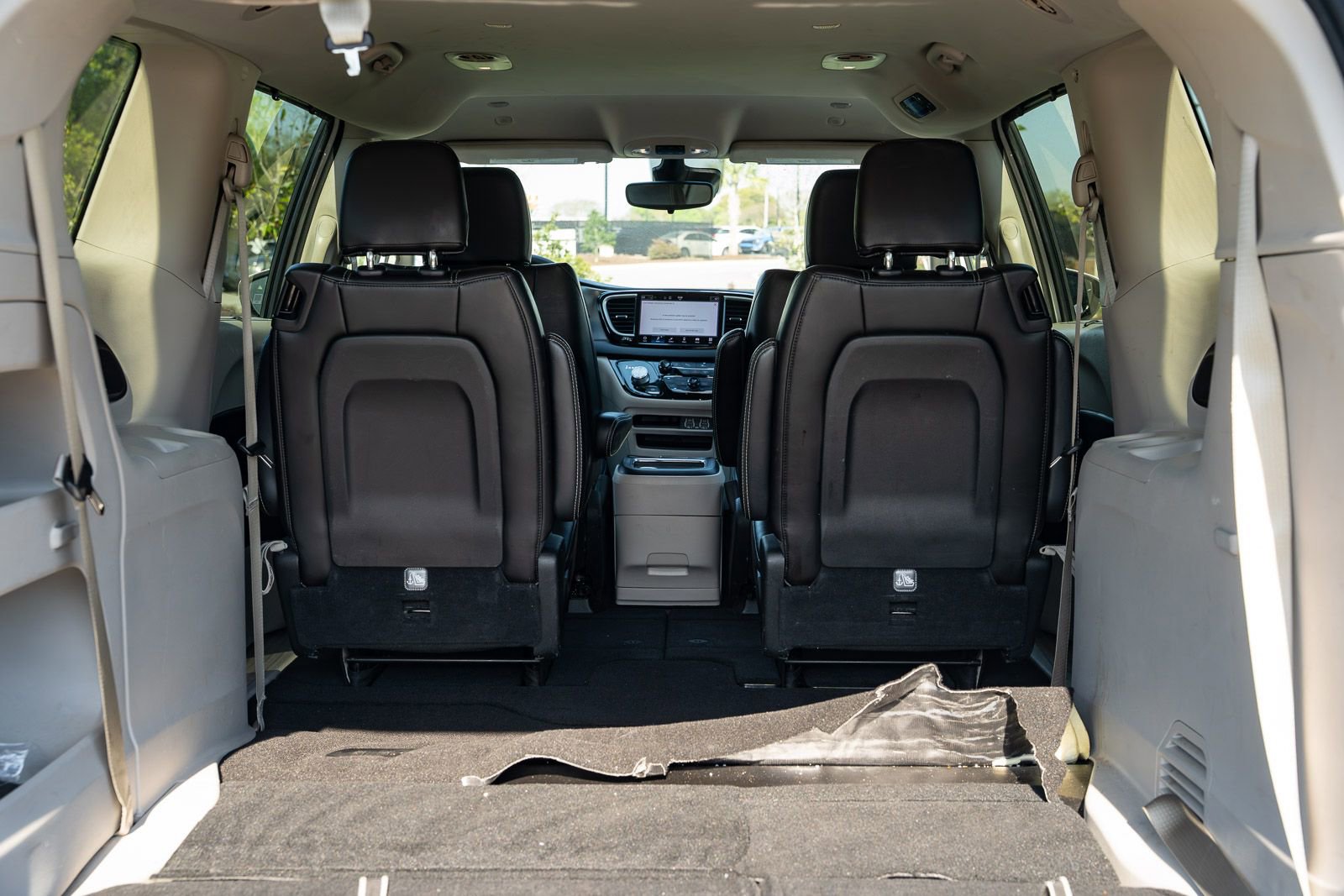 Used 2023 Chrysler Pacifica Touring-L image 16