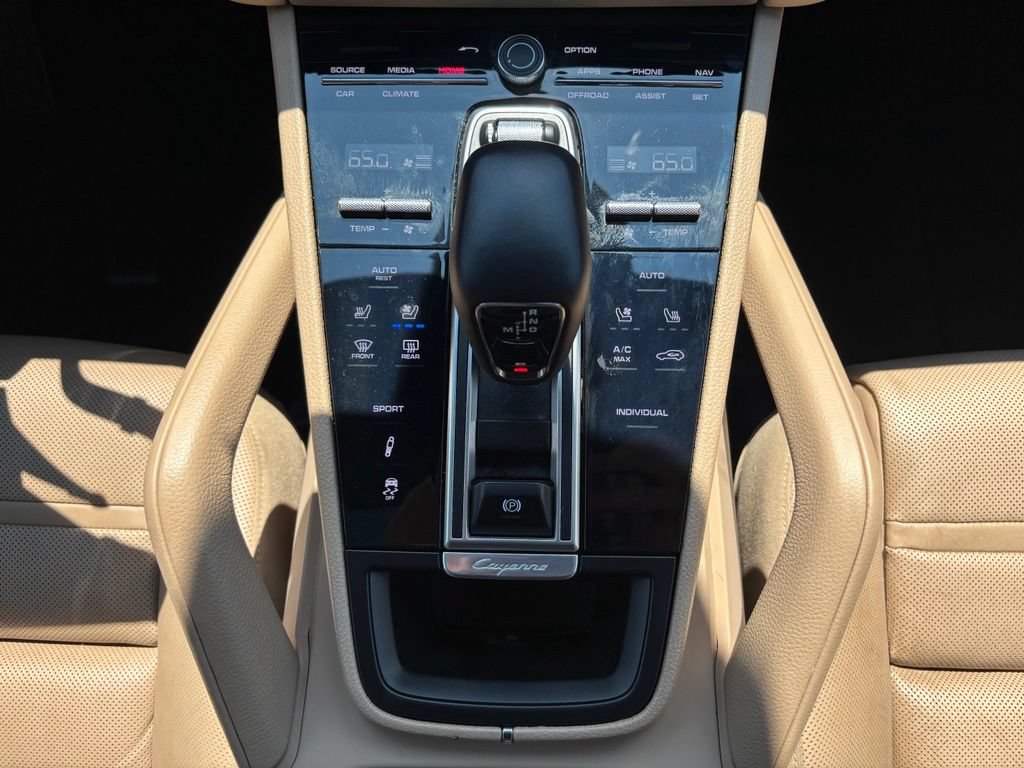 Certified 2023 Porsche Cayenne S Platinum AWD/4WD image 23