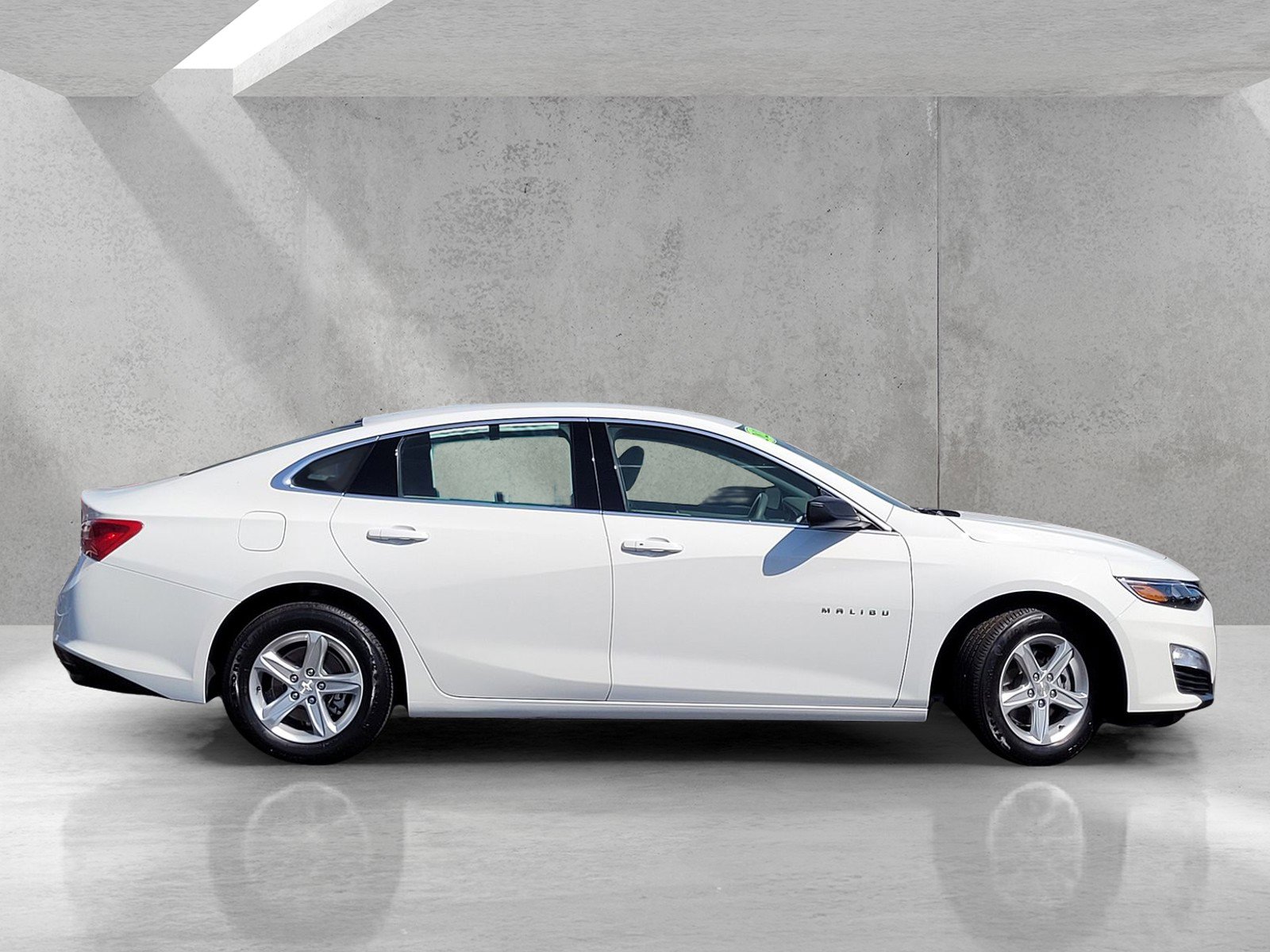 Used 2023 Chevrolet Malibu LS FWD image 3