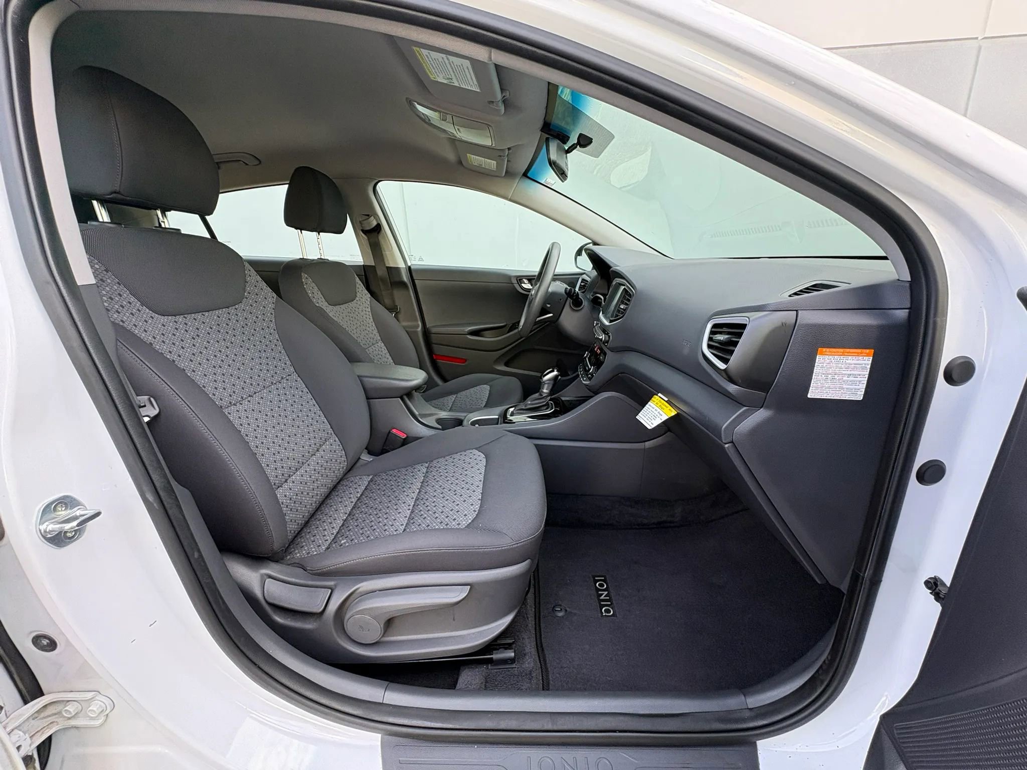 Used 2018 Hyundai Ioniq Blue FWD image 20