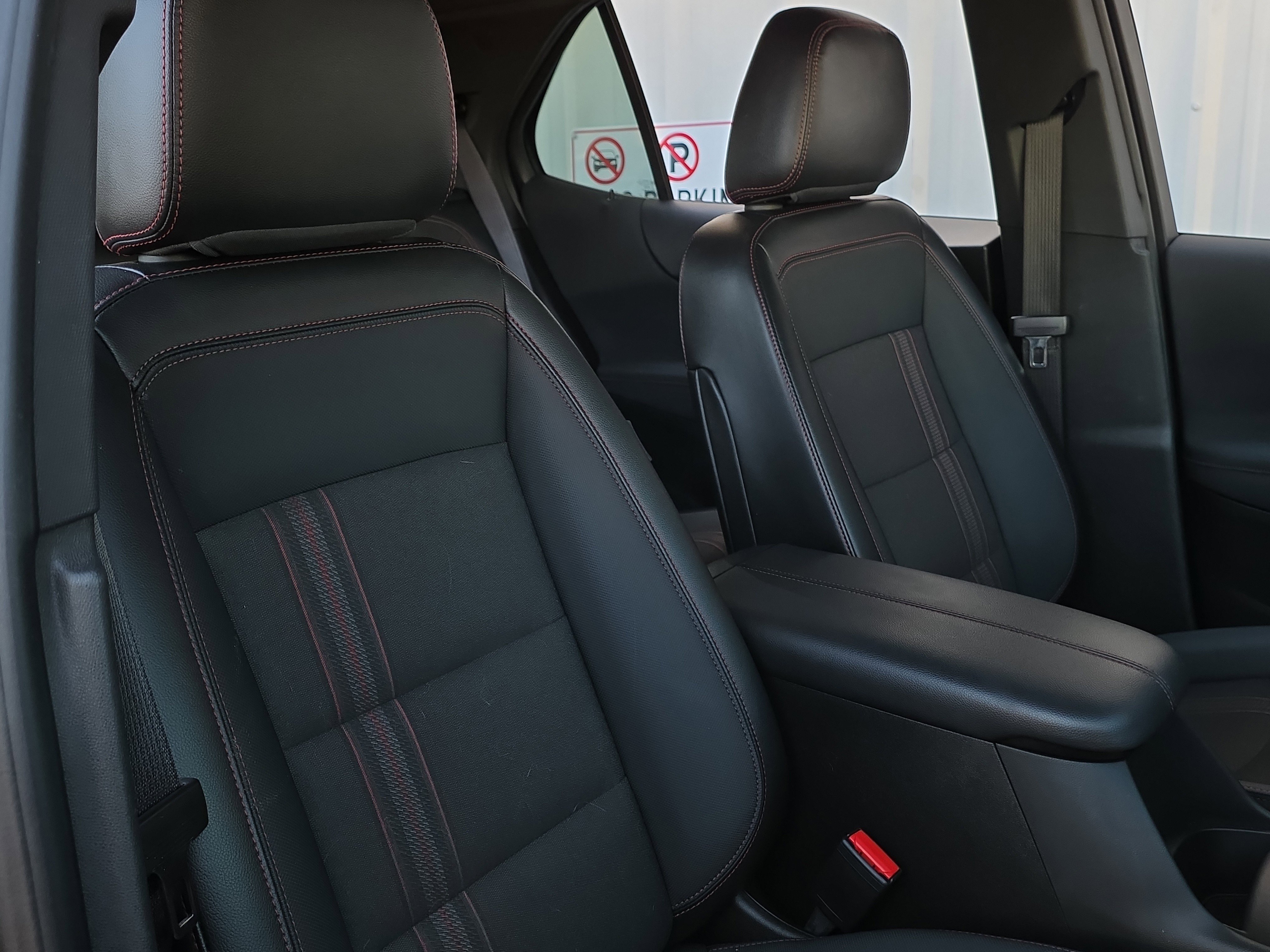 Used 2023 Chevrolet Equinox RS w/ LPO, Cargo Package image 33