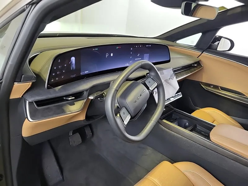 Used 2026 Lucid Gravity Grand Touring image 4