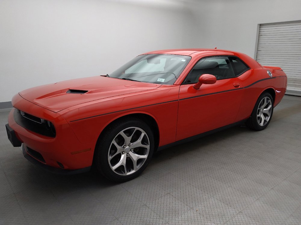 Used 2015 Dodge Challenger SXT Plus RWD image 2