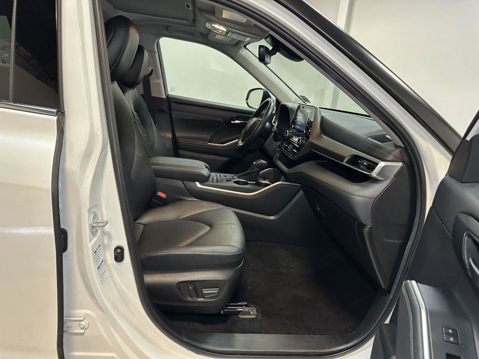 Certified 2022 Toyota Highlander XLE image 39