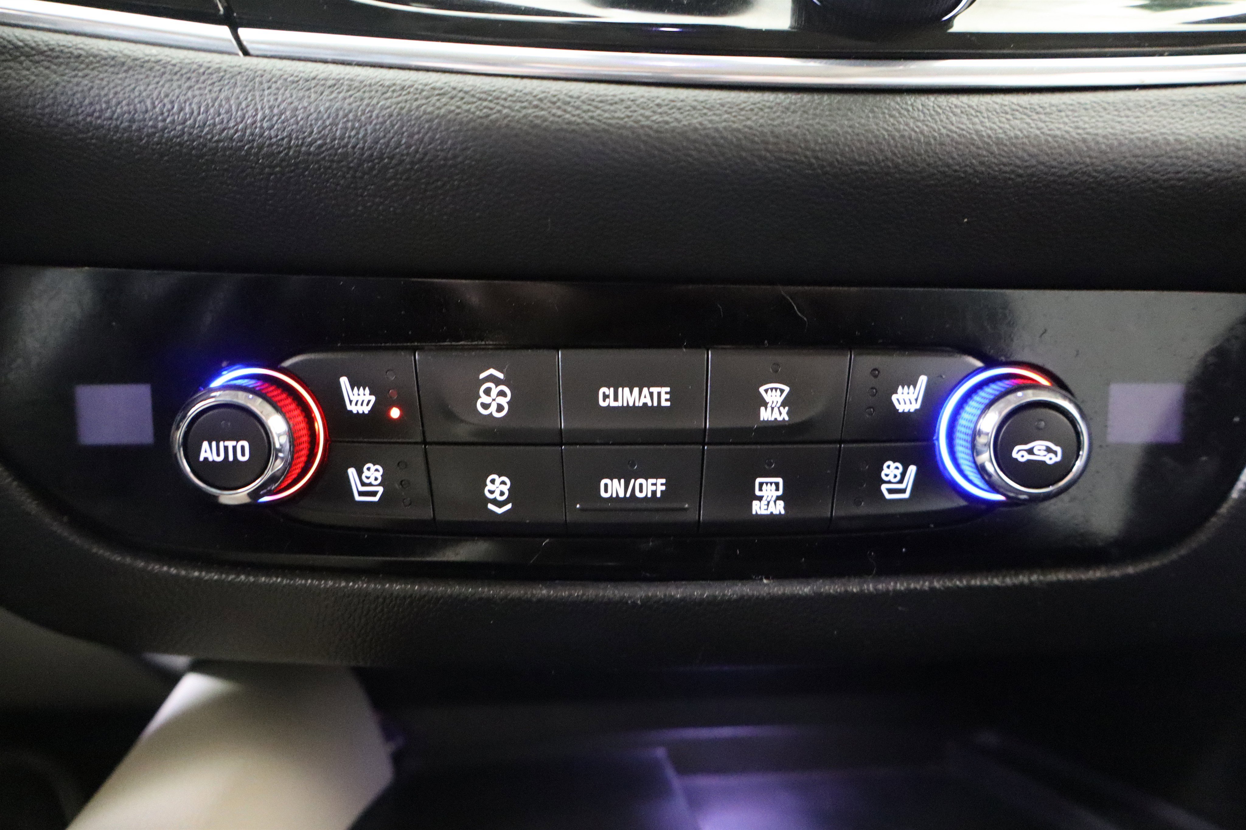 Used 2023 Buick Enclave Avenir w/ Avenir Technology Package image 27