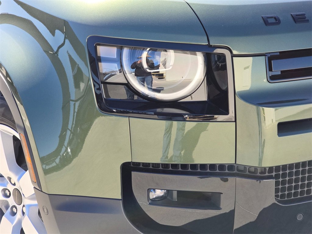 New 2026 Land Rover Defender 110 S image 31