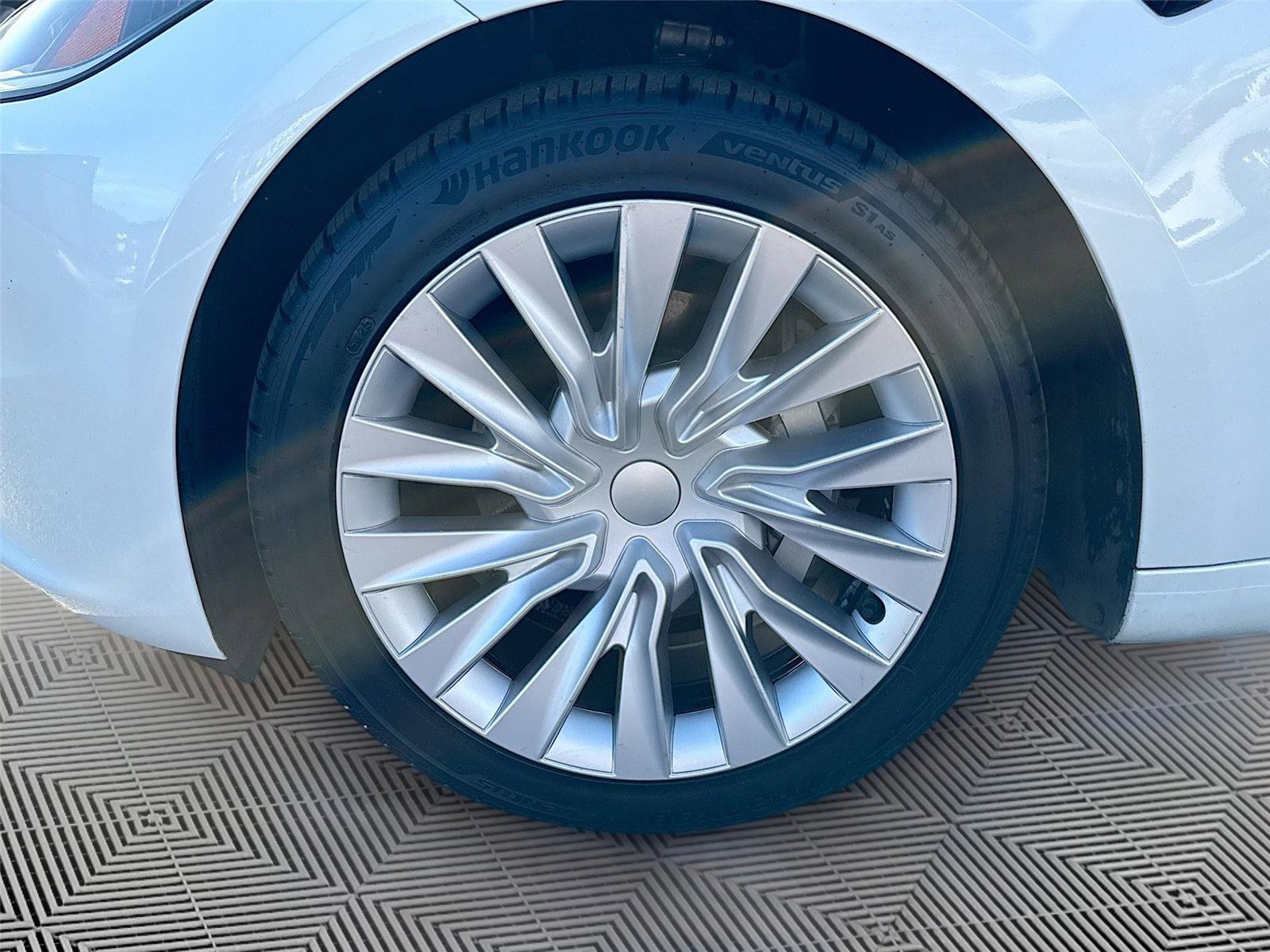 Used 2024 Tesla Model 3 Long Range image 30