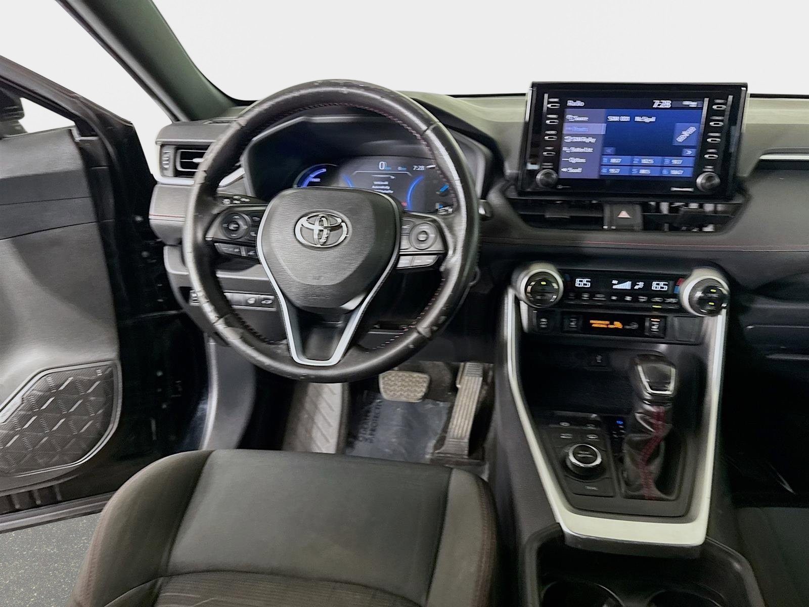 Used 2021 Toyota RAV4 SE w/ Weather & Moonroof Package AWD/4WD image 24