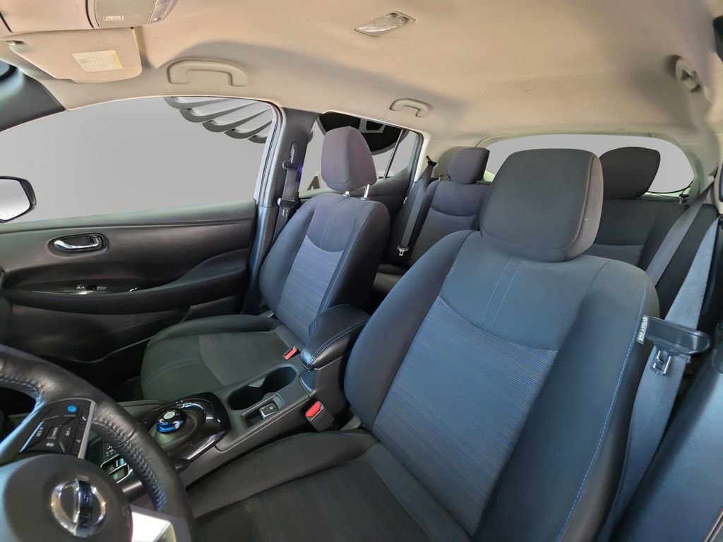 Used 2020 Nissan Leaf SV w/ SV Technology Package FWD image 18