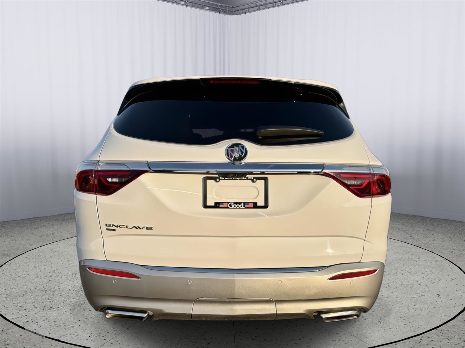 Used 2022 Buick Enclave Premium AWD/4WD image 27