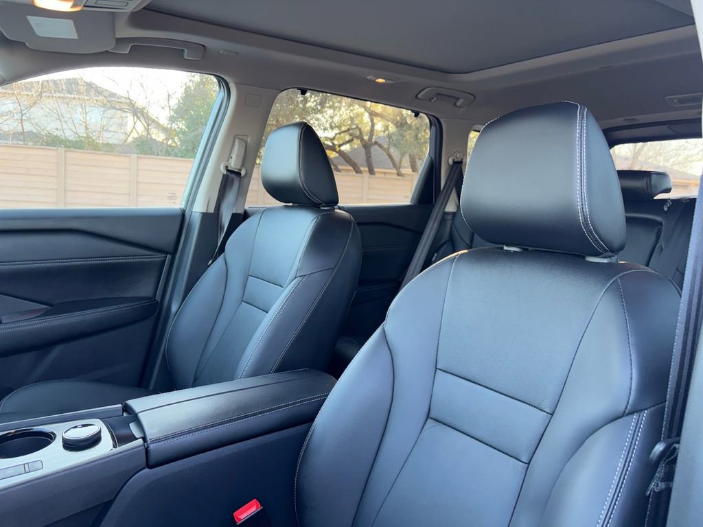 Used 2024 Nissan Rogue SL w/ SL Premium Package image 10