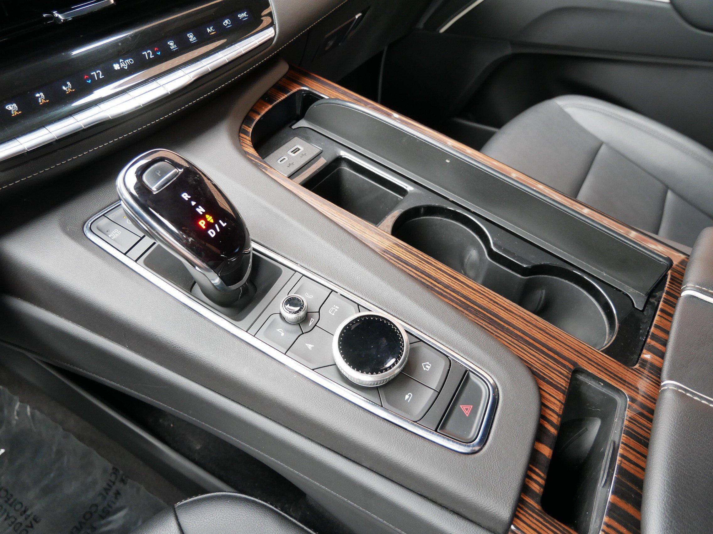 Certified 2024 Cadillac Escalade ESV Luxury AWD/4WD image 20