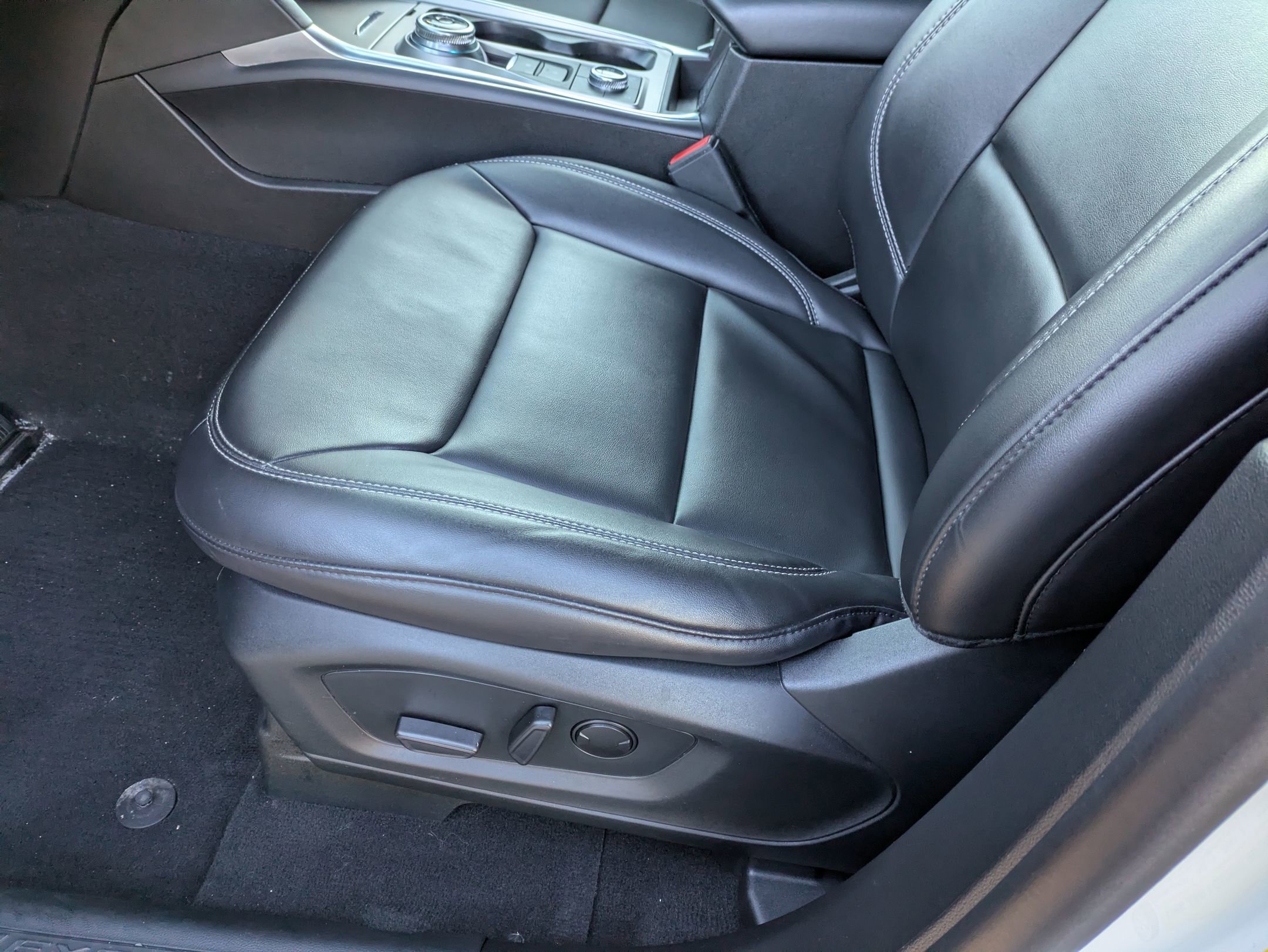 Certified 2023 Ford Explorer XLT w/ Equipment Group 202A image 13