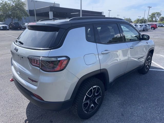 Used 2025 Jeep Compass Trailhawk AWD/4WD image 4