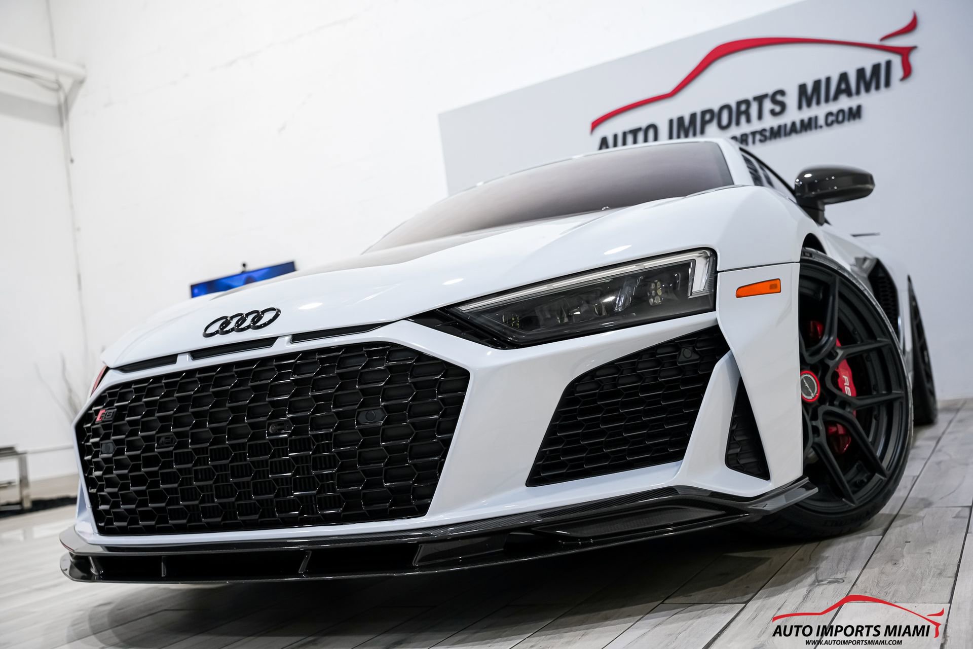 Used 2020 Audi R8 V10 w/ Carbon Exterior Package image 2