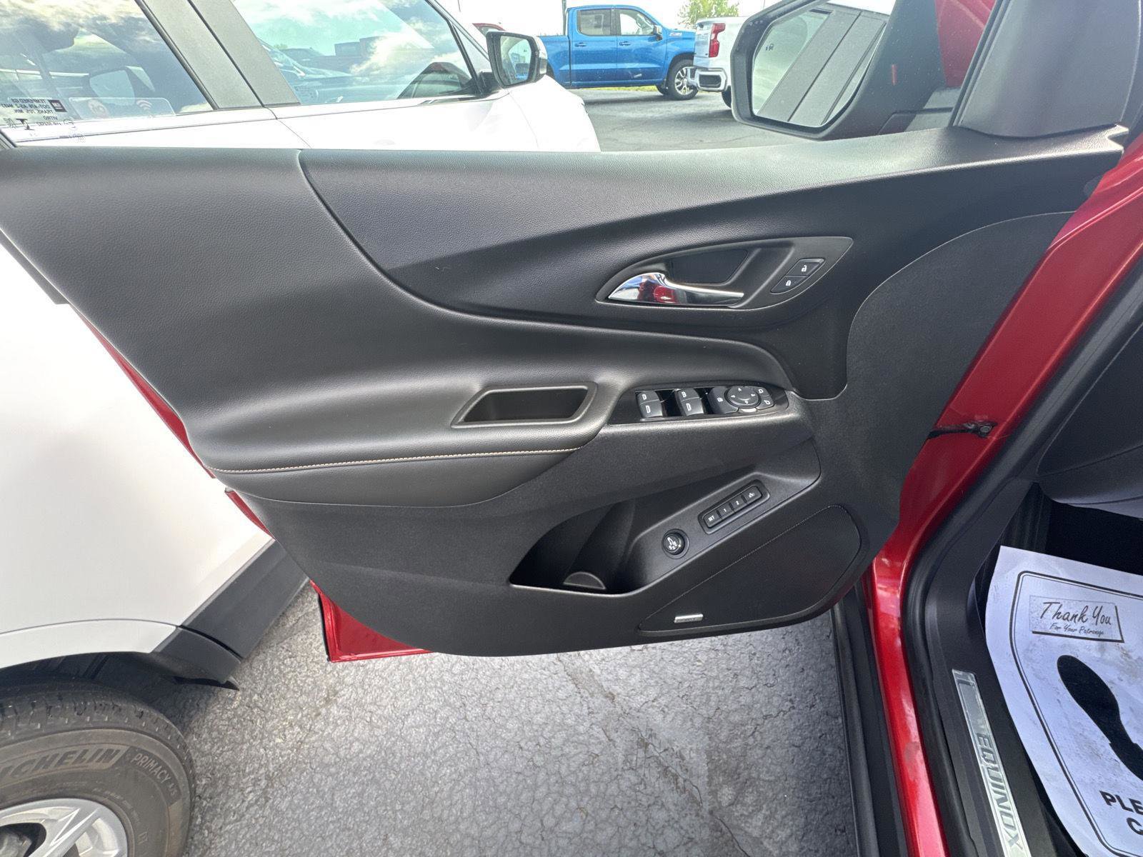 Used 2024 Chevrolet Equinox Premier AWD/4WD image 8