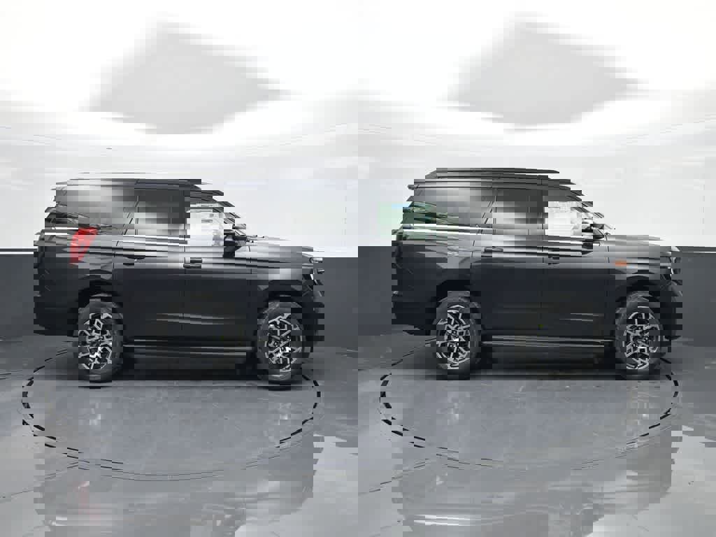 New 2025 Ford Expedition Max Active image 9