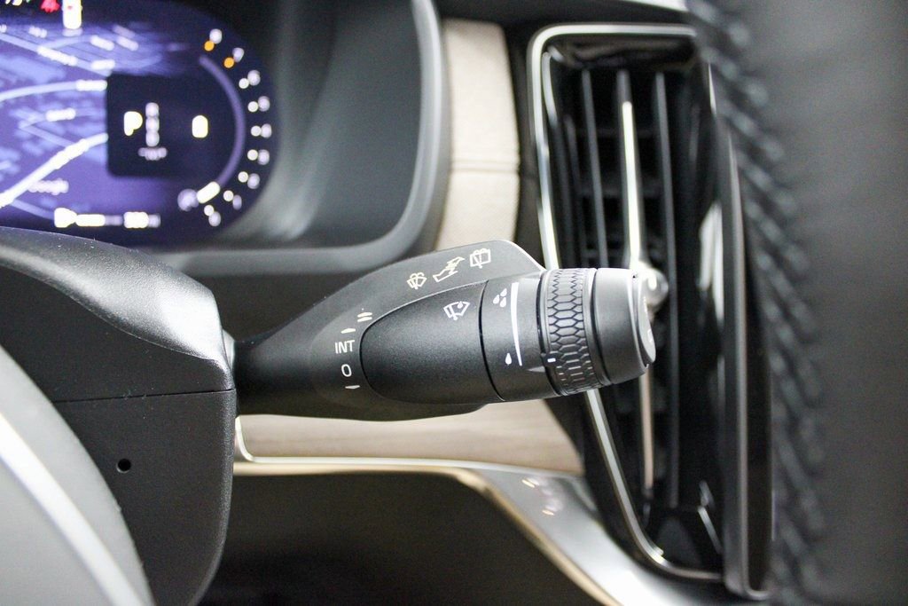 New 2026 Volvo XC90 B6 Plus w/ Protection Package Premier image 24