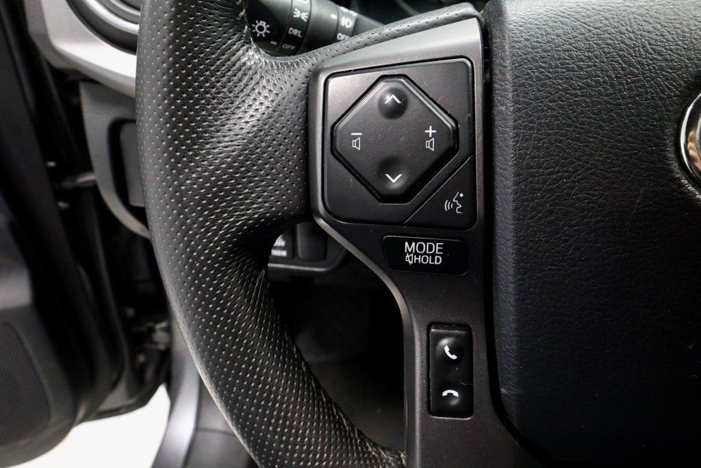 Used 2020 Toyota Tacoma TRD Off-Road w/ Technology Package image 27