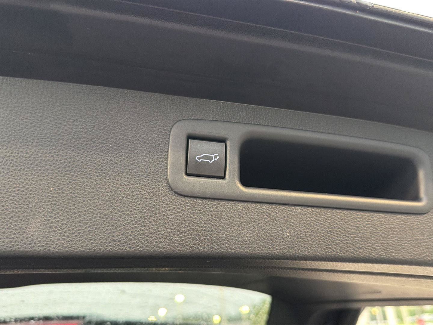Certified 2021 Toyota Highlander XLE AWD/4WD image 35