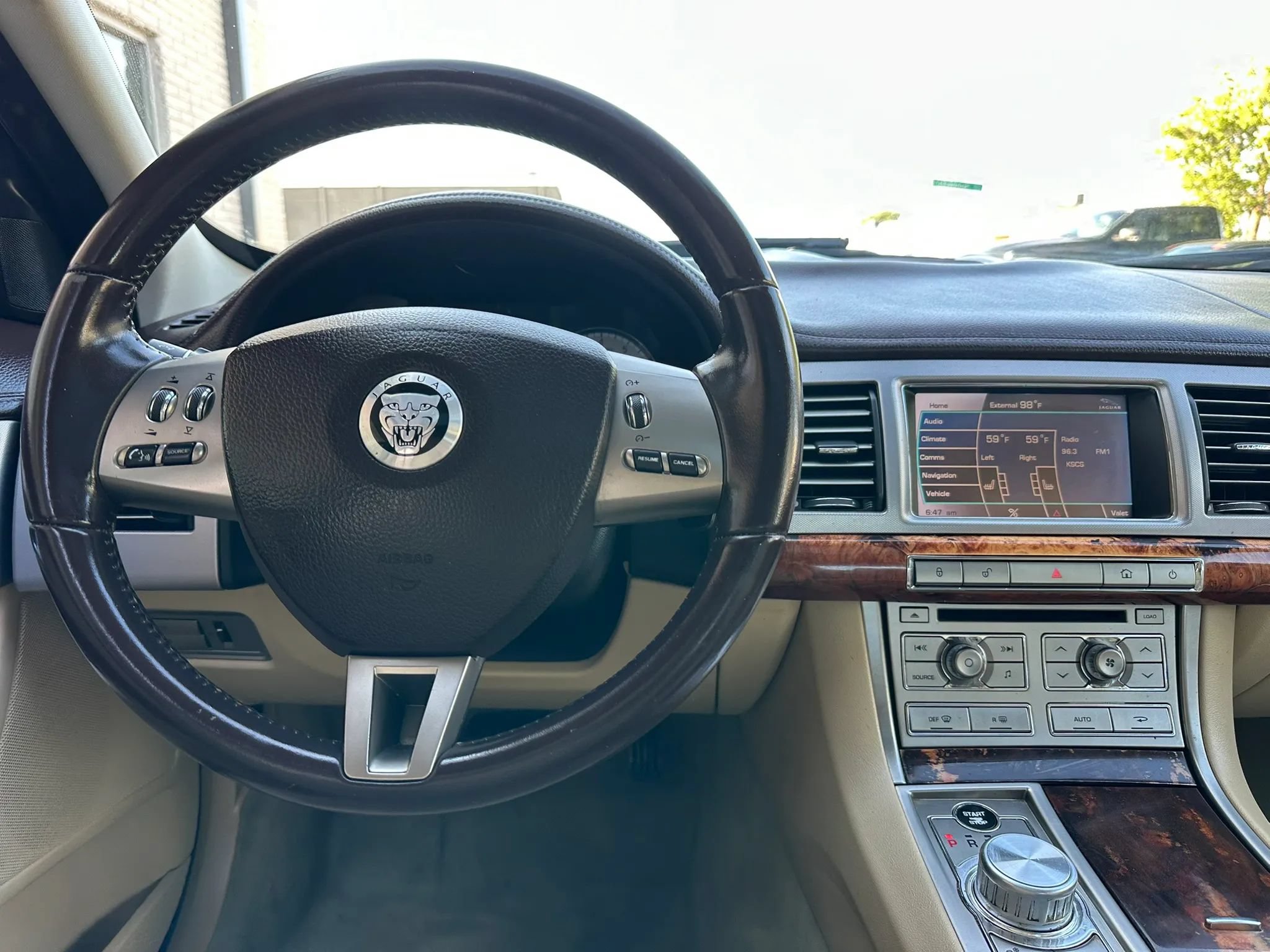 Used 2011 Jaguar XF RWD image 25