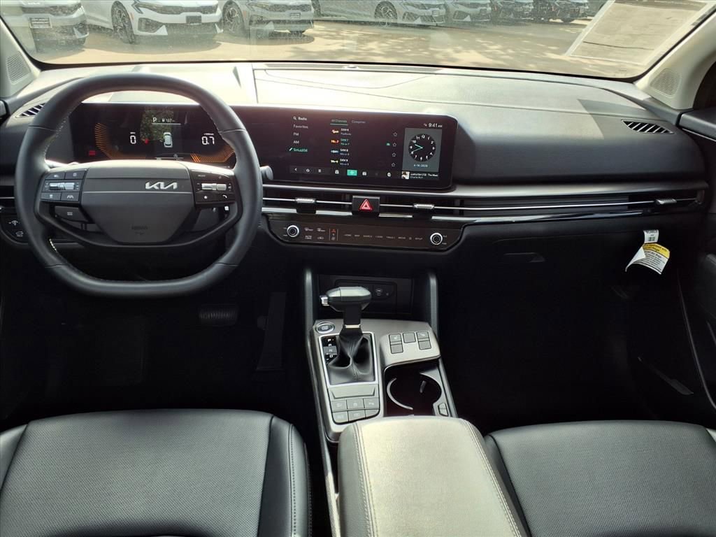 Used 2026 Kia Sportage EX FWD image 9