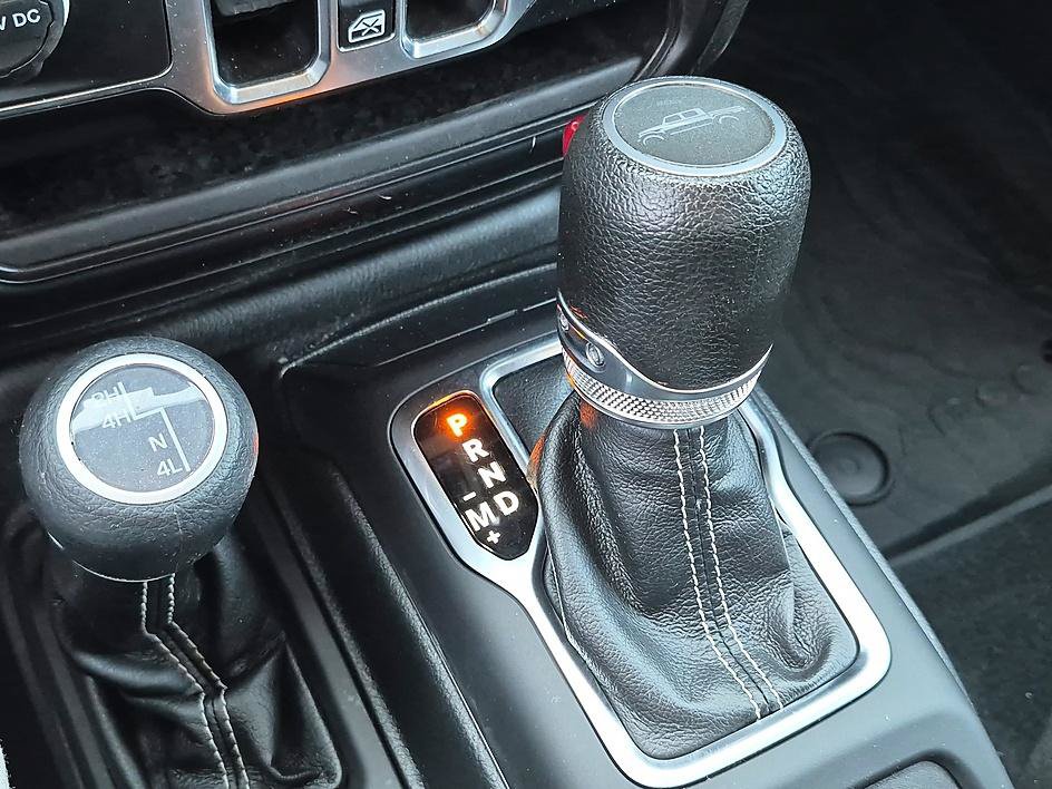 Used 2023 Jeep Gladiator Overland AWD/4WD image 24