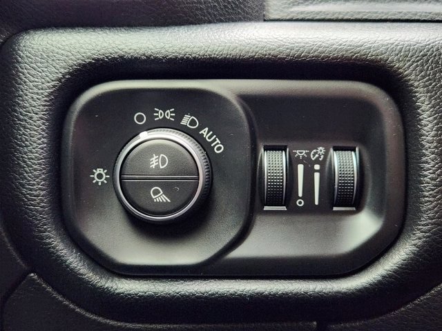 Used 2020 RAM 1500 Laramie w/ Sport Appearance Package image 20