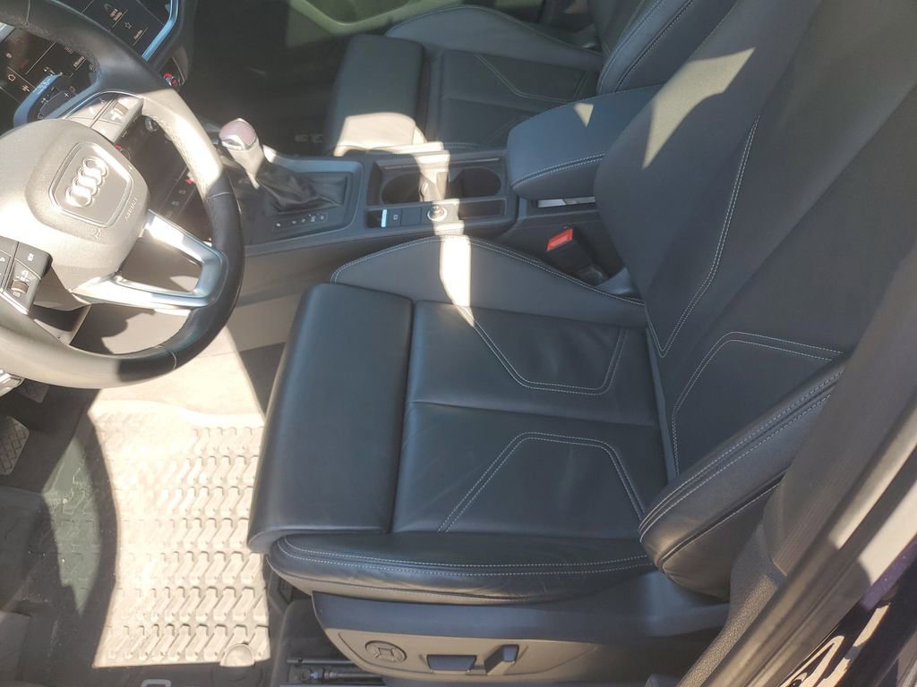 Used 2023 Audi Q3 2.0T Premium Plus w/ Premium Plus Package image 18