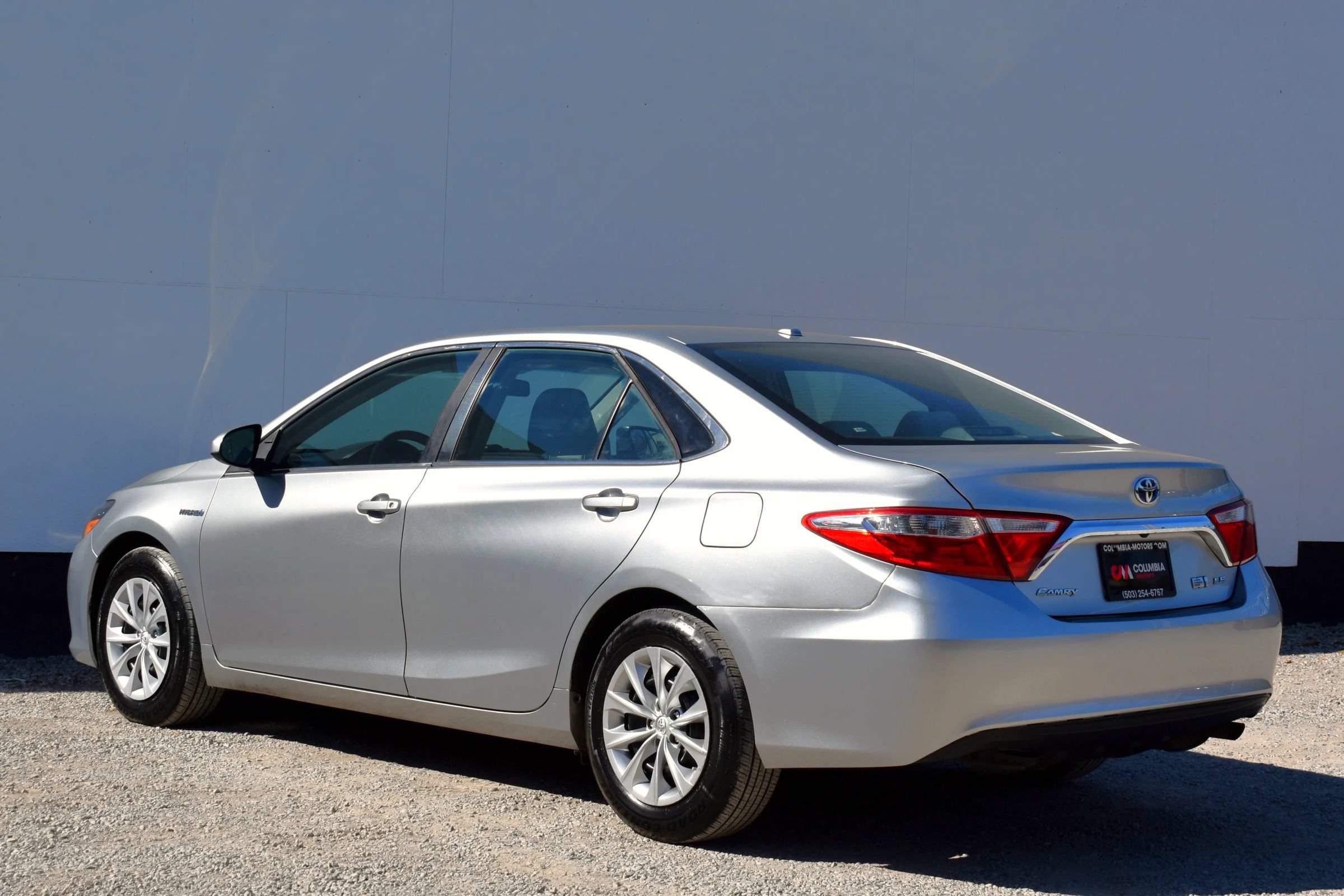 Used 2016 Toyota Camry LE FWD image 2
