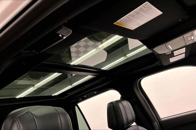 Used 2025 Lincoln Navigator Reserve w/ Jet Appearance Package image 21