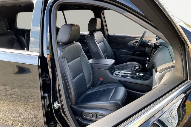 Used 2023 Chevrolet Traverse LT image 20