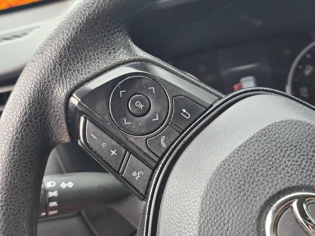 Used 2021 Toyota RAV4 LE AWD/4WD image 26