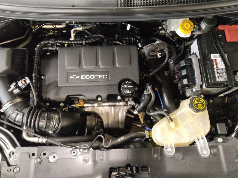 Used 2020 Chevrolet Sonic LT FWD image 30