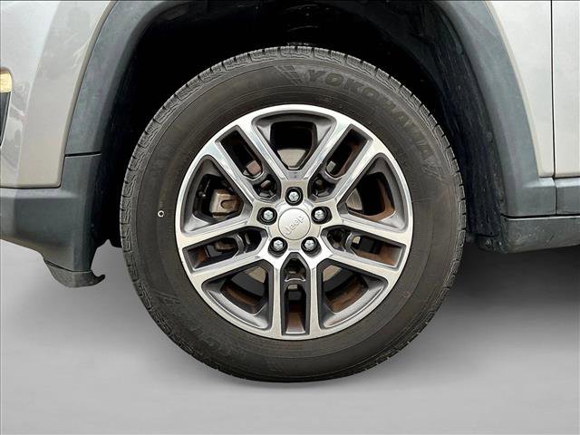 Used 2017 Jeep Compass Latitude w/ Popular Equipment Group image 10