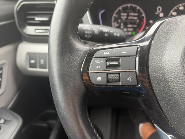 Used 2025 Honda Pilot Touring image 29