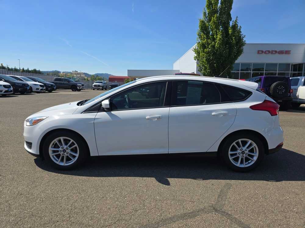 Used 2018 Ford Focus SE FWD image 2