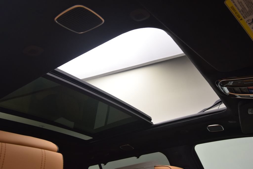 New 2026 Jeep Grand Wagoneer L Summit AWD/4WD image 18