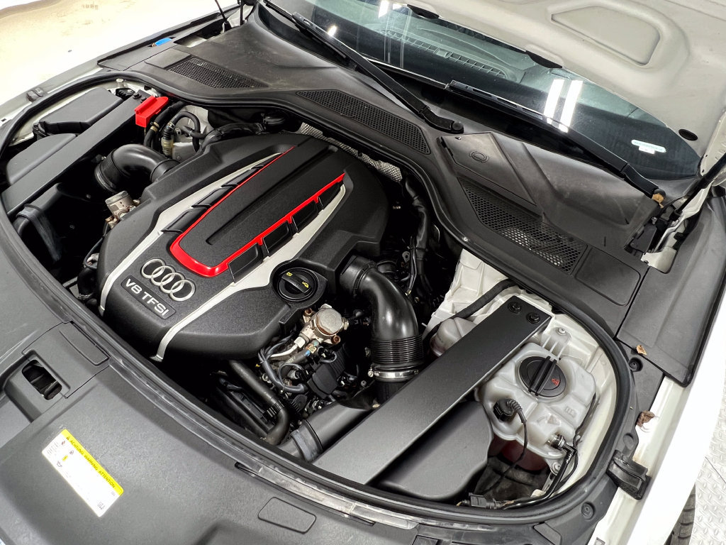 Used 2015 Audi S8 AWD/4WD image 30