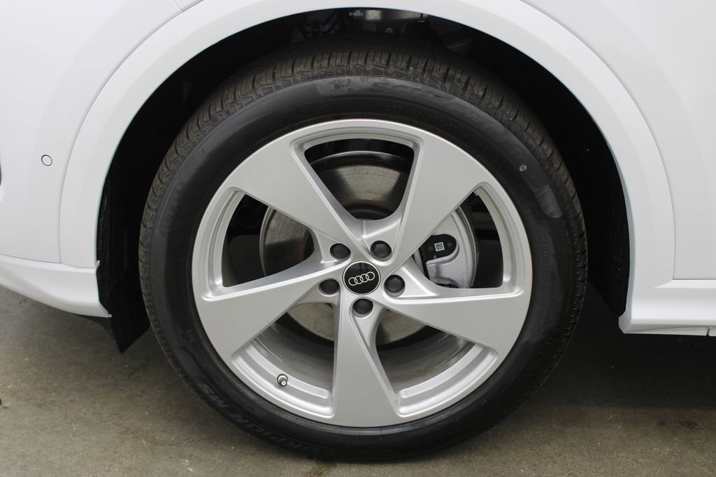 New 2025 Audi Q5 Prestige image 29