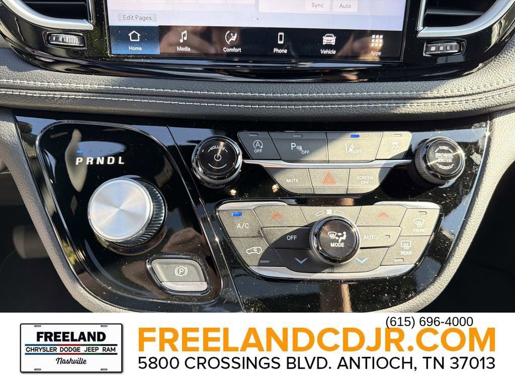 New 2026 Chrysler Pacifica Select image 28