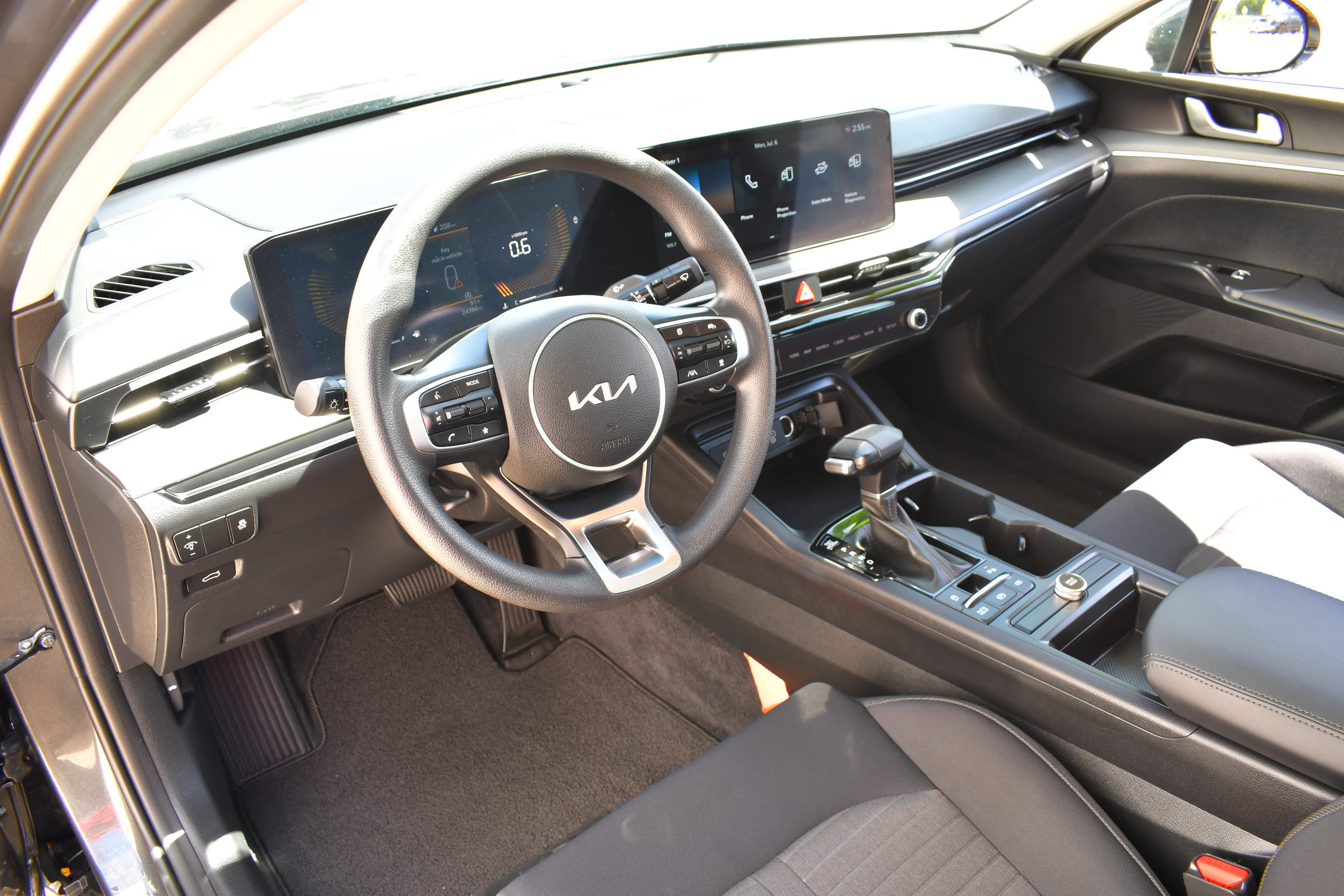 Used 2025 Kia K5 LXS FWD image 13