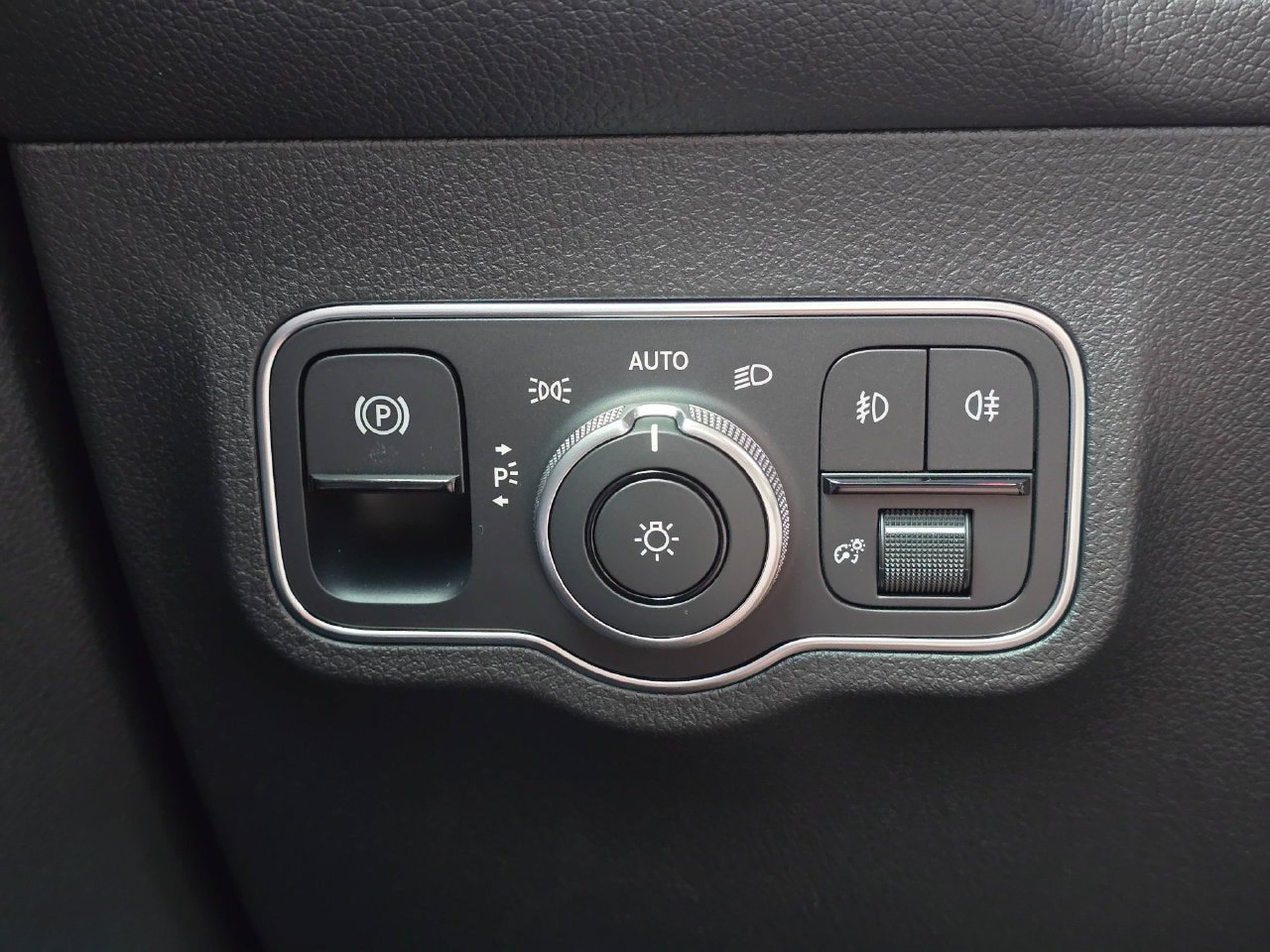 New 2026 Mercedes-Benz GLB 250 4MATIC image 23