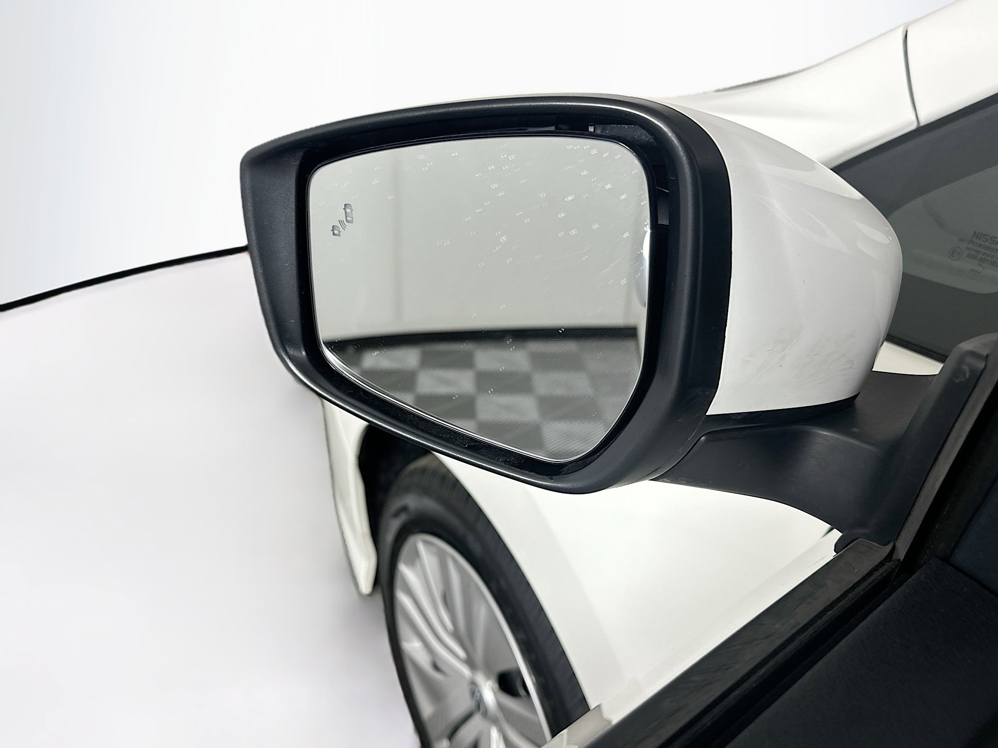 Used 2025 Nissan Leaf S image 16