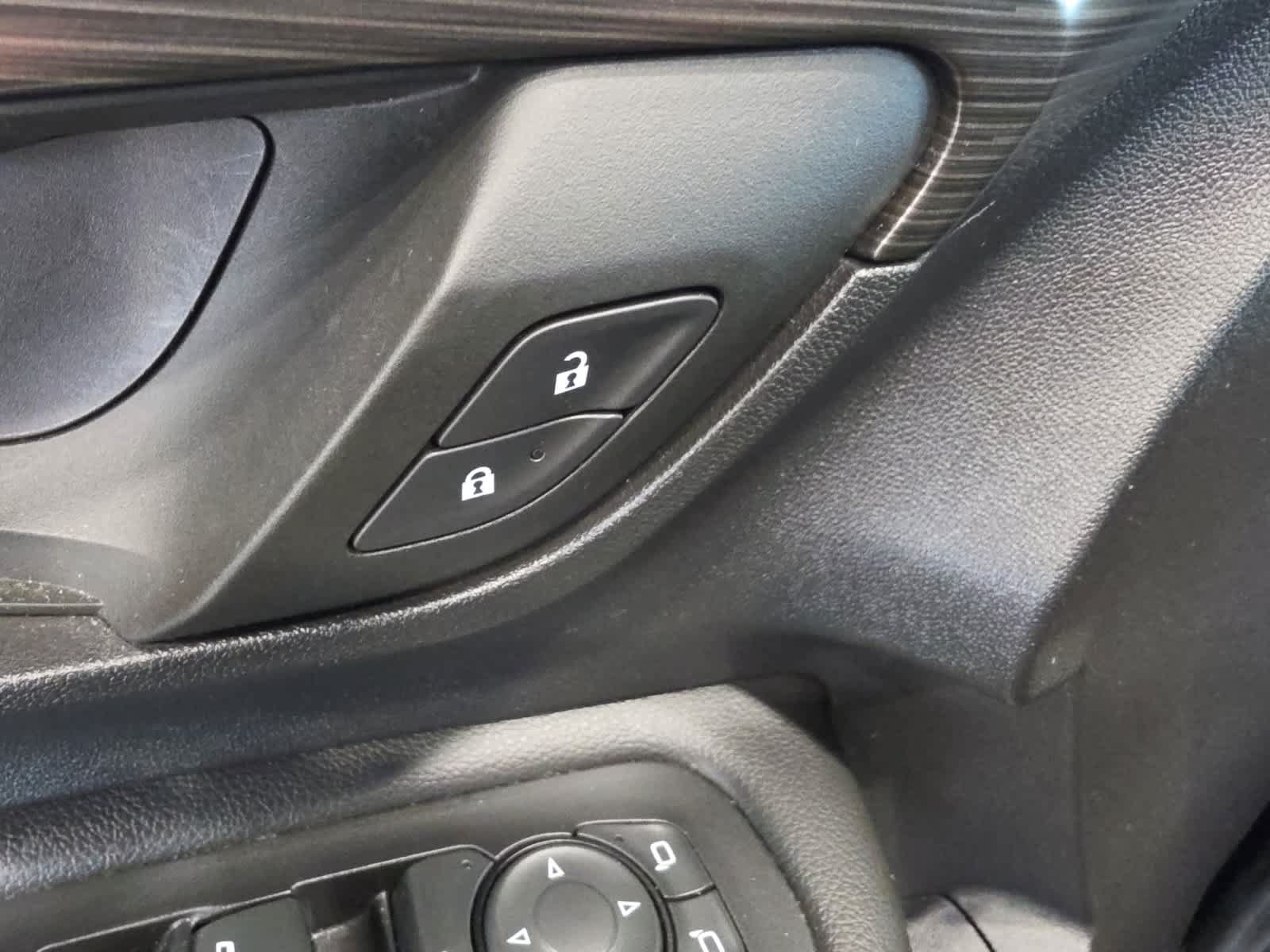 Used 2023 GMC Terrain SLE FWD image 19