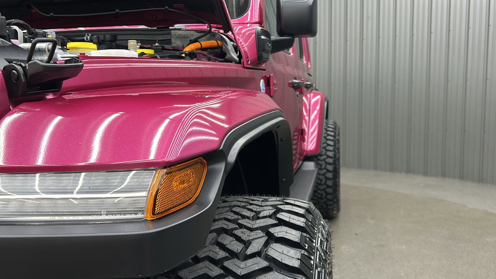 Used 2024 Jeep Wrangler Unlimited Sahara w/ Safety Group image 13