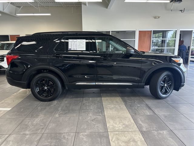 Used 2023 Ford Explorer XLT w/ Equipment Group 202A AWD/4WD image 13