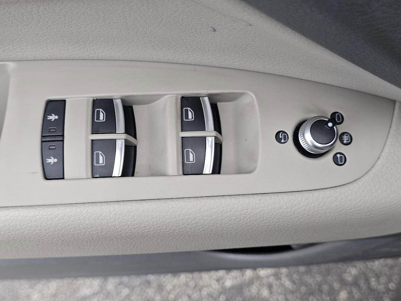 Used 2013 Audi Q7 TDI Premium Plus w/ Warm Weather Pkg image 22